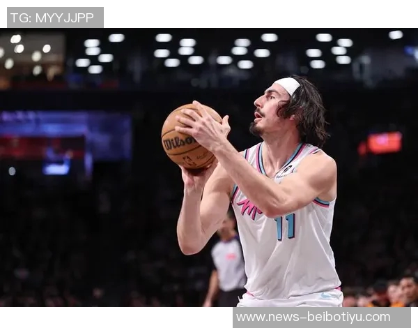 热火记者报道哈克斯左脚踝扭伤球队明日将决定他的出战状态 热火记者报道哈克斯左脚踝扭伤球队明日将决定他的出战状态