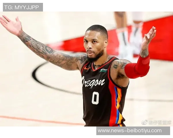 勇士助教斯托茨与昔日爱徒利拉德赛前亲切交流回忆共事岁月 勇士助教斯托茨与昔日爱徒利拉德赛前亲切交流回忆共事岁月