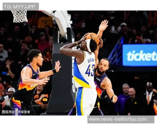 布克谈古德温篮板技巧我和狄龙对此进行了深入讨论 布克谈古德温篮板技巧我和狄龙对此进行了深入讨论