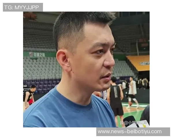 媒体人分析杨鸣连吃两次技术犯规裁判无误教练性格火爆影响球队表现