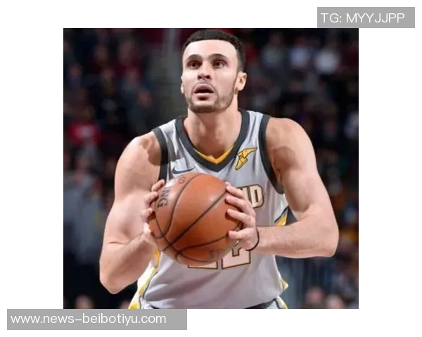 小南斯篮下强势扣篮展现霸主风范引爆全场激情时刻