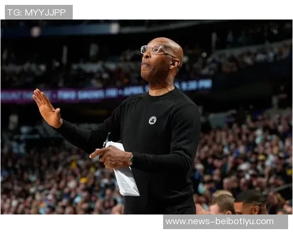 马祖拉怒斥裁判助教卡塞尔劝解遭摔飞引发热议 马祖拉怒斥裁判助教卡塞尔劝解遭摔飞引发热议